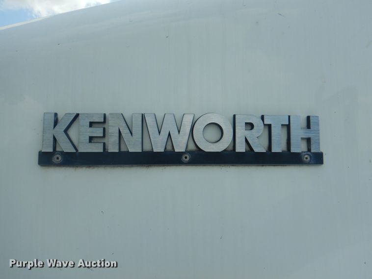 image for item KX9641 2005 Kenworth T800  dump truck