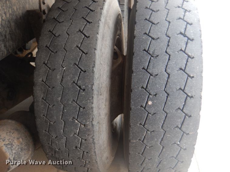 image for item KX9641 2005 Kenworth T800  dump truck