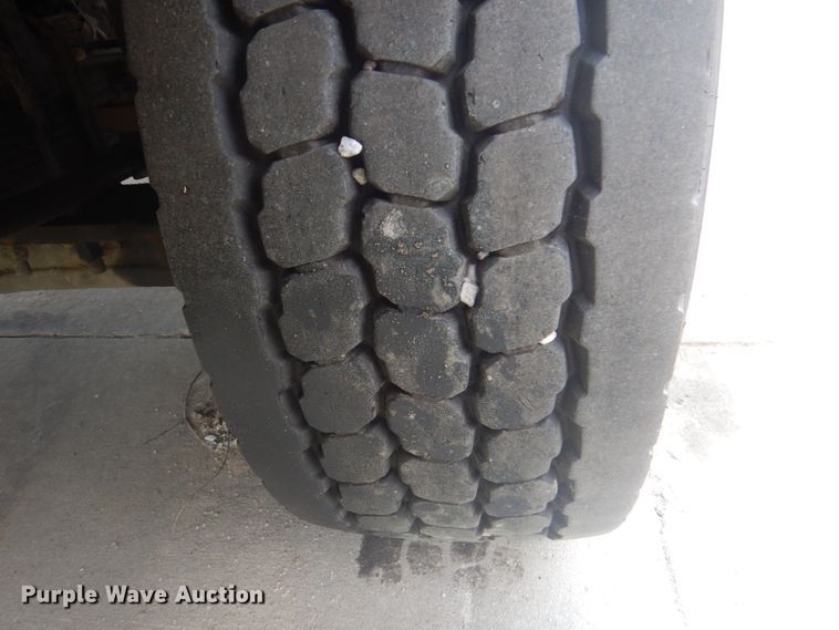 image for item KX9641 2005 Kenworth T800  dump truck