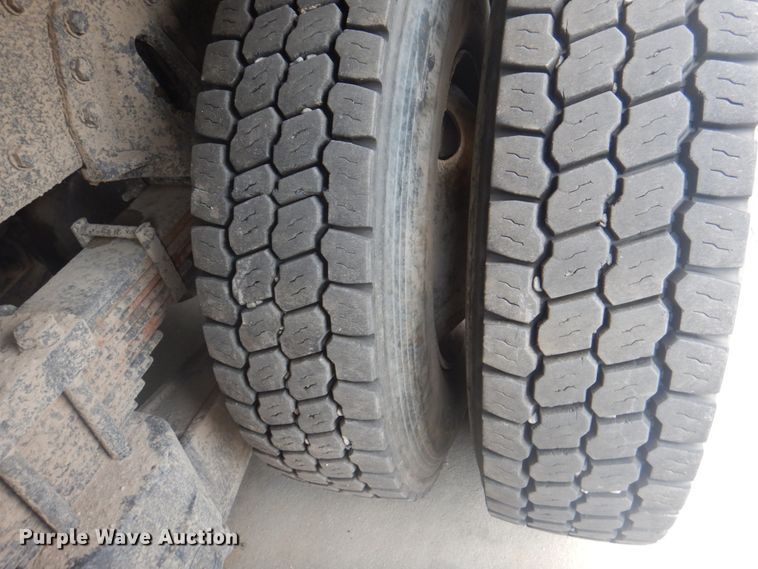 image for item KX9641 2005 Kenworth T800  dump truck