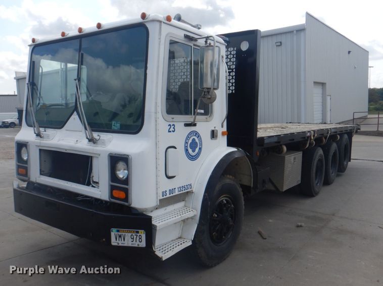 image for item KX9642 1985 Mack MR611S  flatbed truck