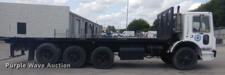 image for item KX9642 1985 Mack MR611S  flatbed truck