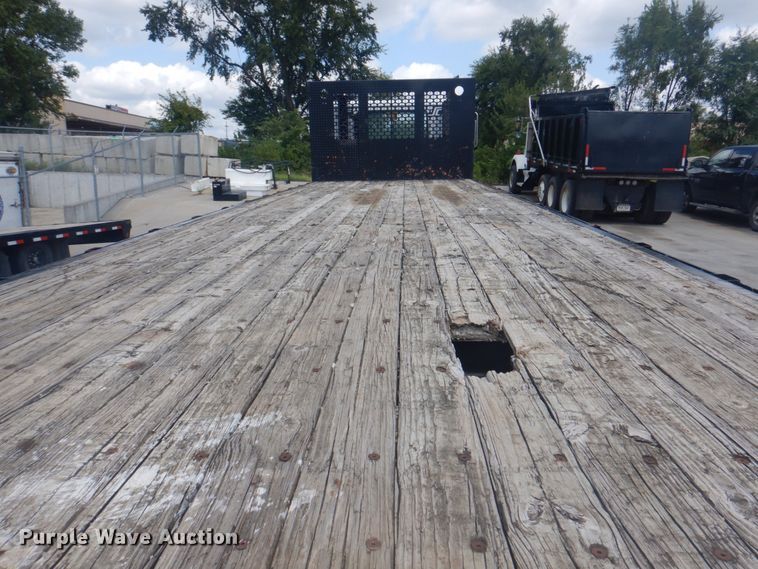 image for item KX9642 1985 Mack MR611S  flatbed truck