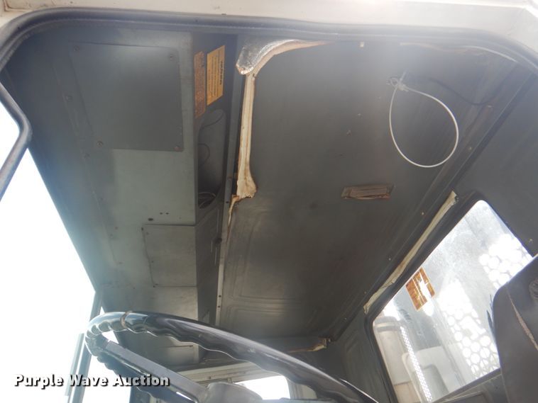 image for item KX9642 1985 Mack MR611S  flatbed truck