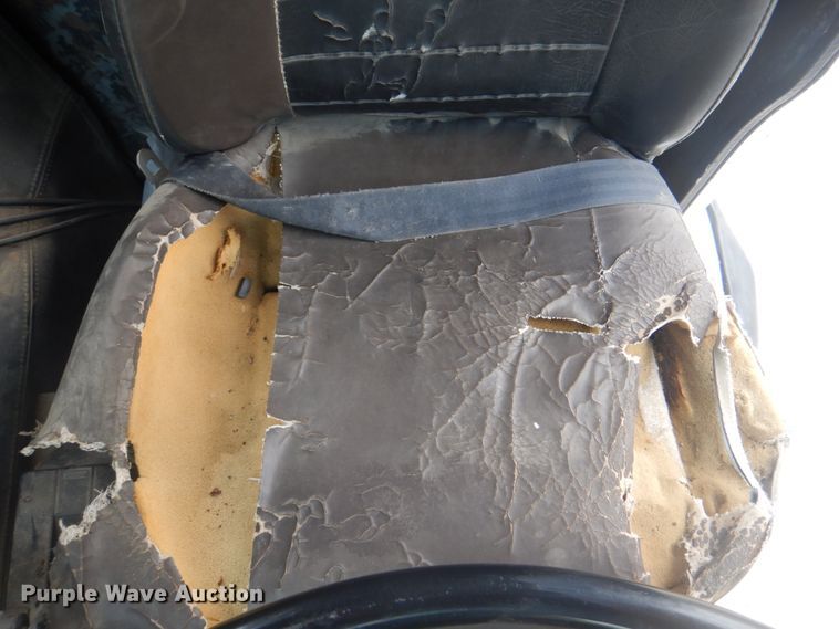 image for item KX9642 1985 Mack MR611S  flatbed truck