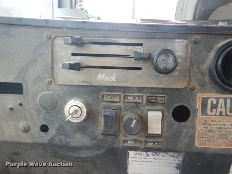 image for item KX9642 1985 Mack MR611S  flatbed truck