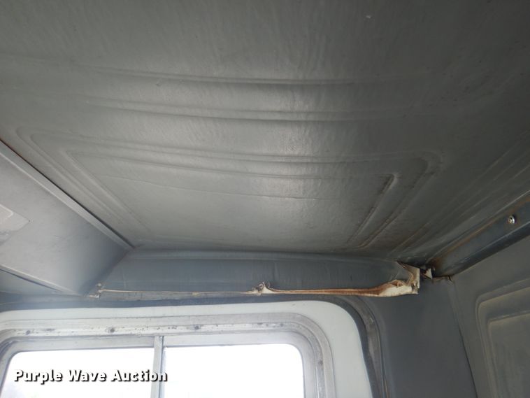 image for item KX9642 1985 Mack MR611S  flatbed truck