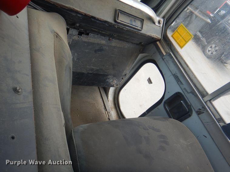 image for item KX9642 1985 Mack MR611S  flatbed truck