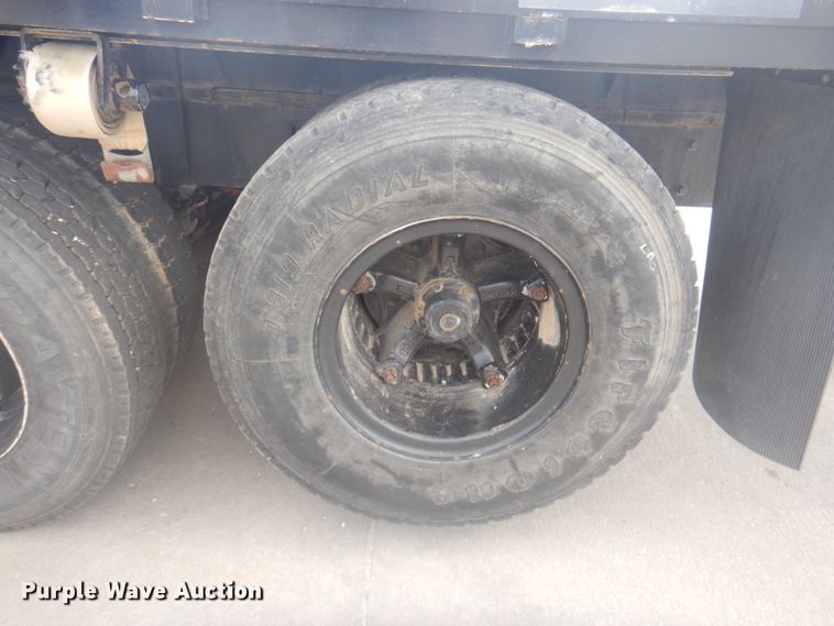 image for item KX9642 1985 Mack MR611S  flatbed truck