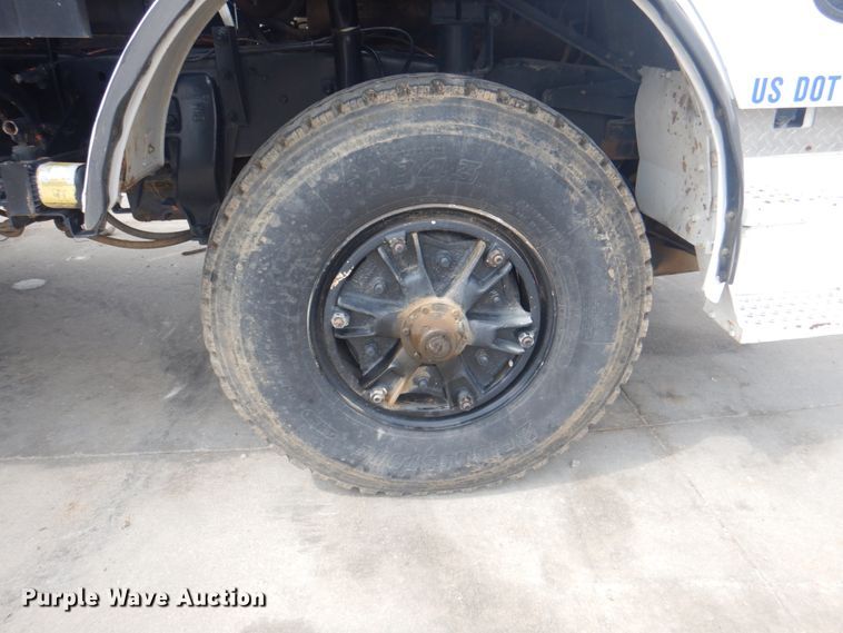 image for item KX9642 1985 Mack MR611S  flatbed truck