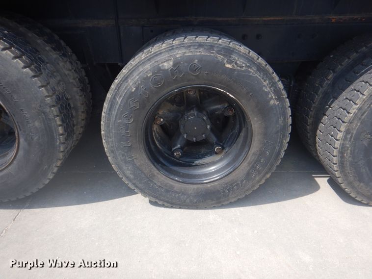 image for item KX9642 1985 Mack MR611S  flatbed truck