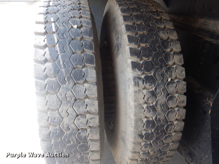 image for item KX9642 1985 Mack MR611S  flatbed truck