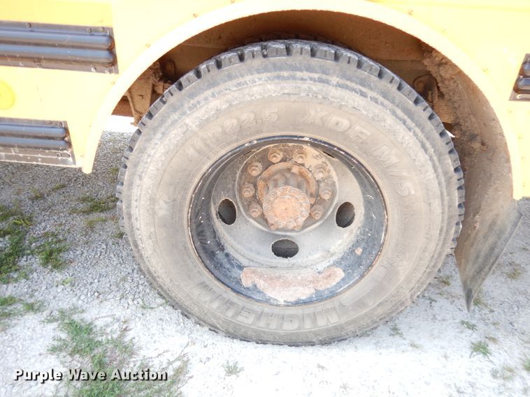 image for item DG0725 2006 Freightliner Thomas  school bus