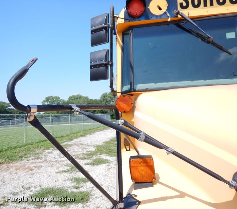 image for item DG0725 2006 Freightliner Thomas  school bus