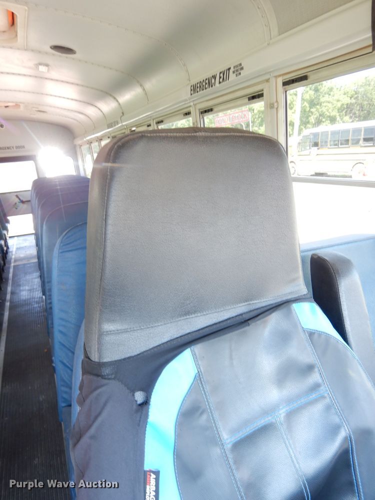 image for item DG0725 2006 Freightliner Thomas  school bus