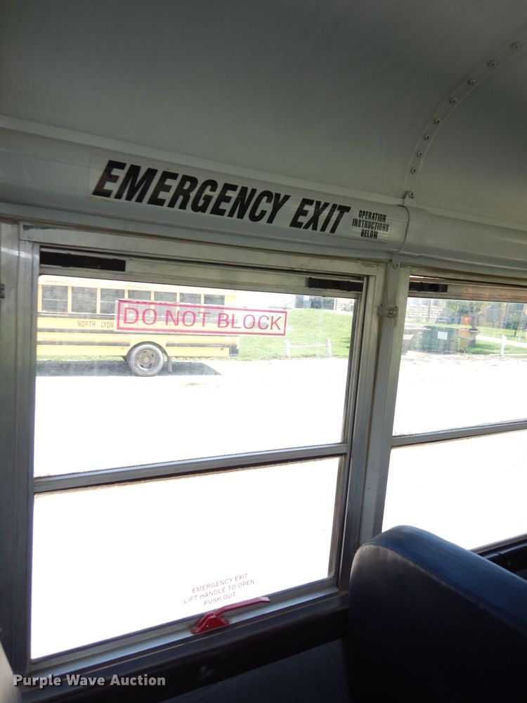 image for item DG0725 2006 Freightliner Thomas  school bus