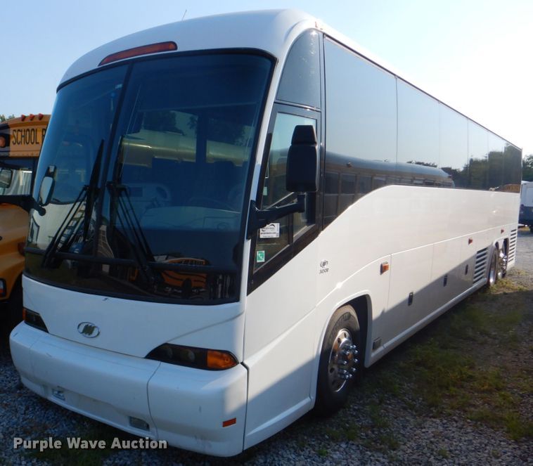 image for item DG1716 2008 MCI J4500  coach bus