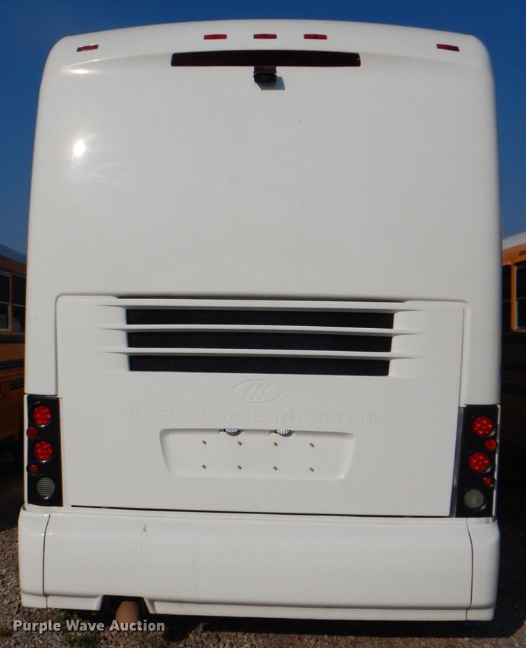 image for item DG1716 2008 MCI J4500  coach bus