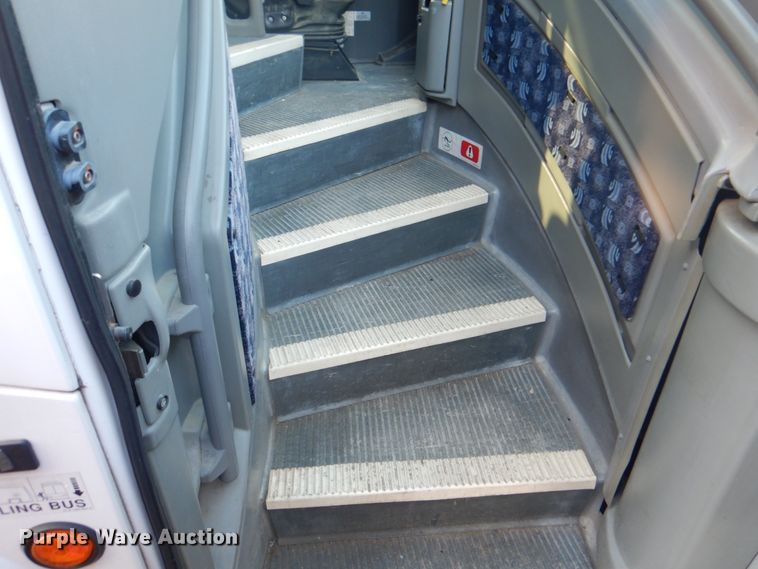 image for item DG1716 2008 MCI J4500  coach bus