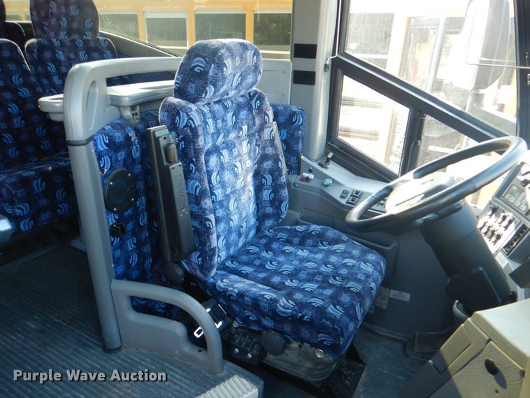 image for item DG1716 2008 MCI J4500  coach bus