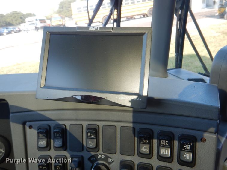 image for item DG1716 2008 MCI J4500  coach bus