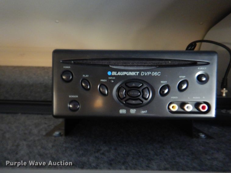 image for item DG1716 2008 MCI J4500  coach bus