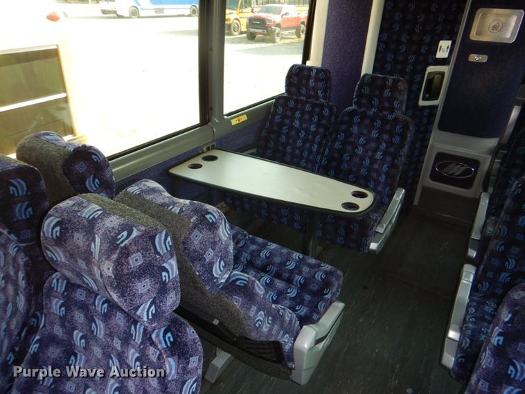 image for item DG1716 2008 MCI J4500  coach bus