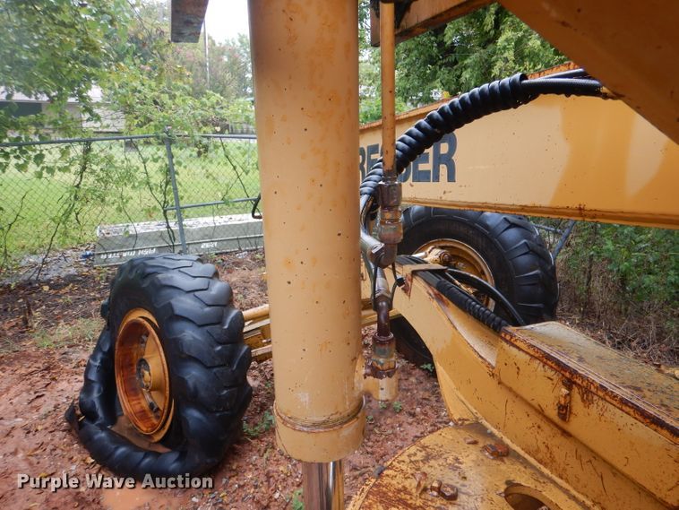 image for item DJ0553 1991 Dresser 850  motor grader