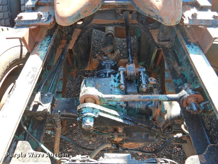 image for item DK2436 1989 Mack R690ST  semi truck