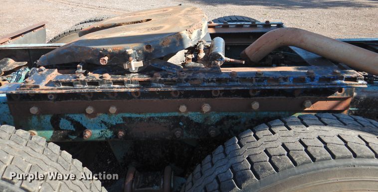 image for item DK2436 1989 Mack R690ST  semi truck