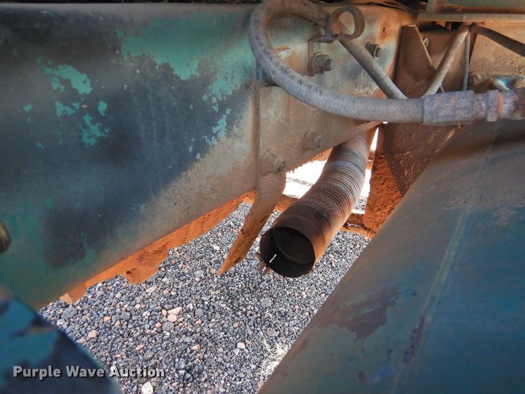 image for item DK2436 1989 Mack R690ST  semi truck