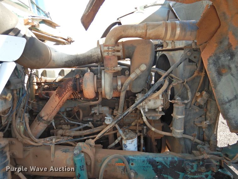 image for item DK2436 1989 Mack R690ST  semi truck