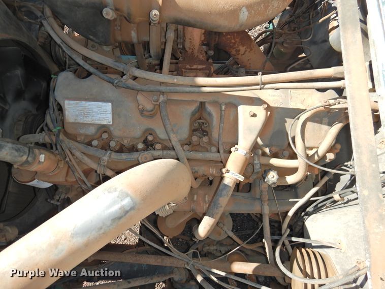 image for item DK2436 1989 Mack R690ST  semi truck