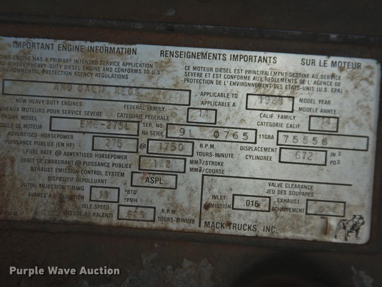 image for item DK2436 1989 Mack R690ST  semi truck