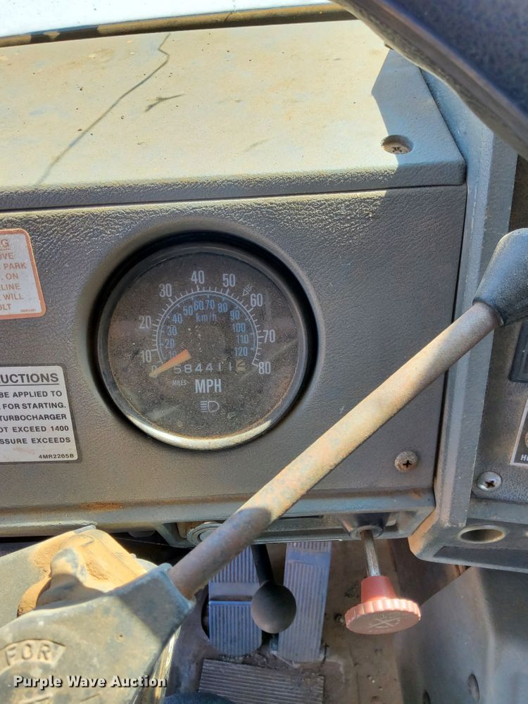 image for item DK2436 1989 Mack R690ST  semi truck