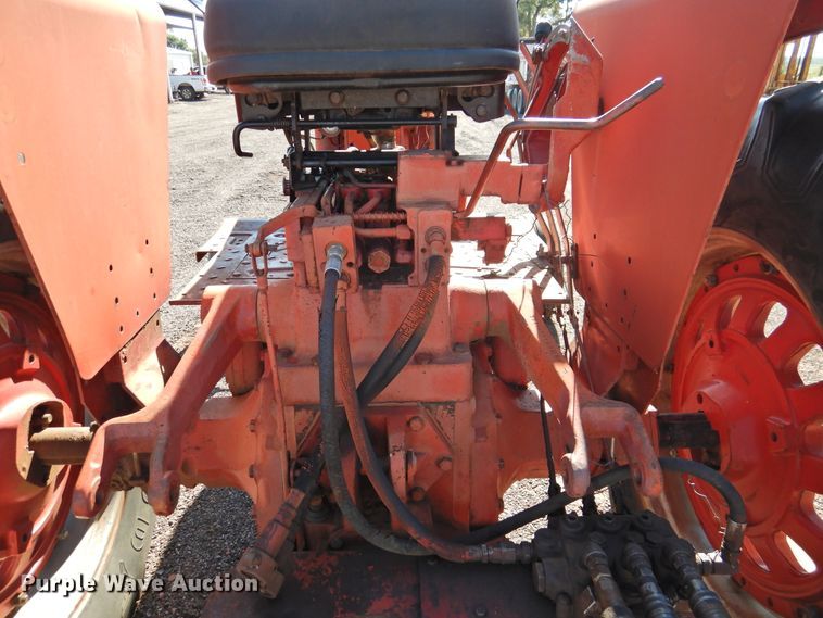 image for item DK2437 1968 International 1256  tractor