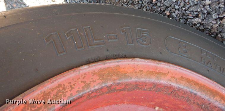 image for item DK2437 1968 International 1256  tractor