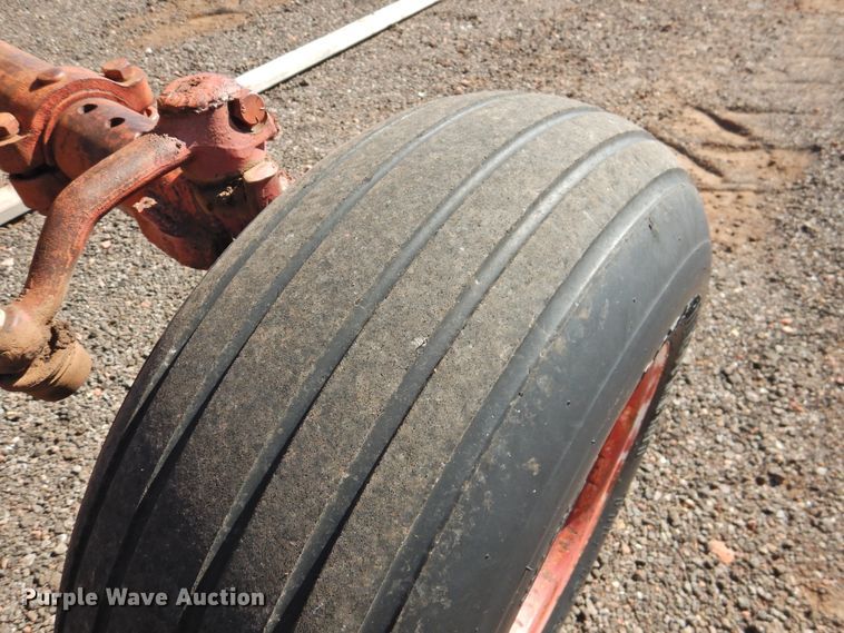 image for item DK2437 1968 International 1256  tractor