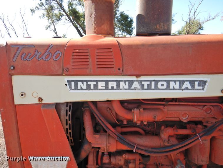 image for item DK2437 1968 International 1256  tractor