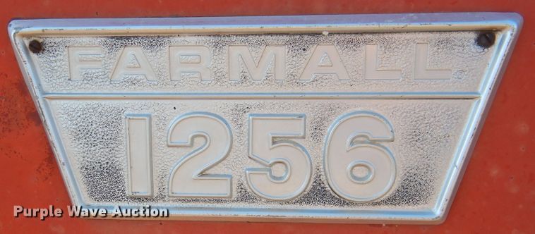 image for item DK2437 1968 International 1256  tractor