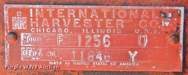 image for item DK2437 1968 International 1256  tractor