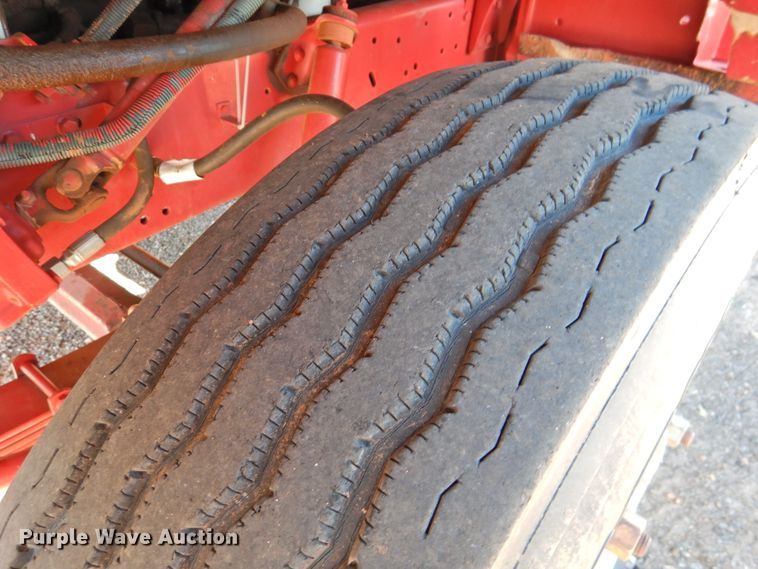 image for item DK2438 1981 International 2575  semi truck