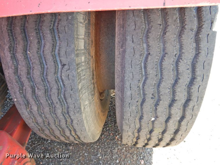 image for item DK2438 1981 International 2575  semi truck