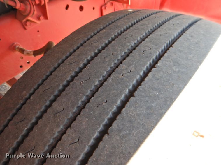 image for item DK2438 1981 International 2575  semi truck