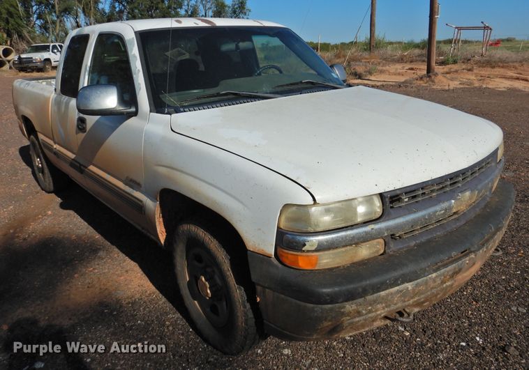 image for item DK2439 2002 Chevrolet Silverado 1500  Ext. Cab pickup truck