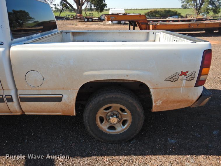 image for item DK2439 2002 Chevrolet Silverado 1500  Ext. Cab pickup truck