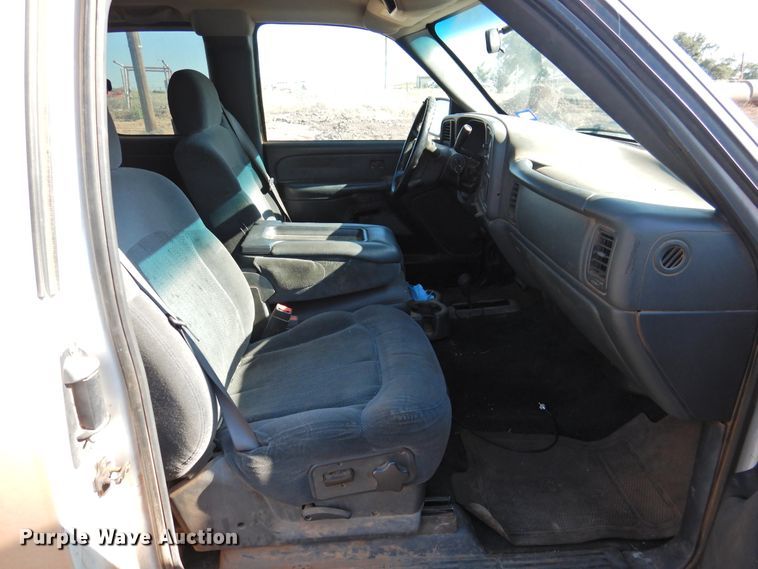 image for item DK2439 2002 Chevrolet Silverado 1500  Ext. Cab pickup truck