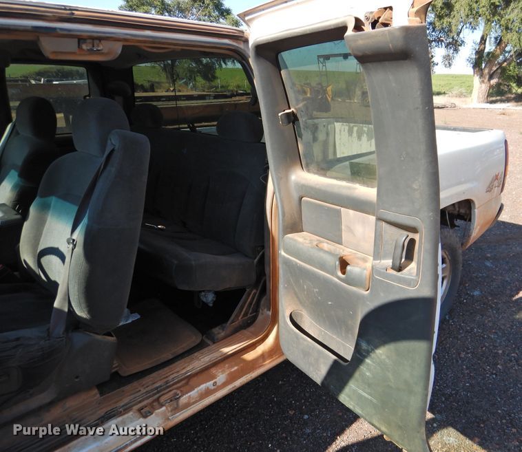 image for item DK2439 2002 Chevrolet Silverado 1500  Ext. Cab pickup truck