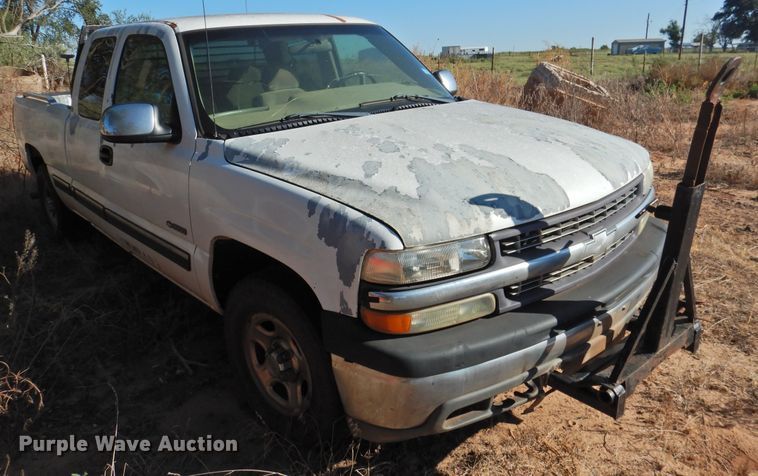 image for item DK2440 2001 Chevrolet Silverado 1500  Ext. Cab pickup truck