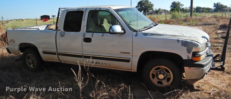 image for item DK2440 2001 Chevrolet Silverado 1500  Ext. Cab pickup truck